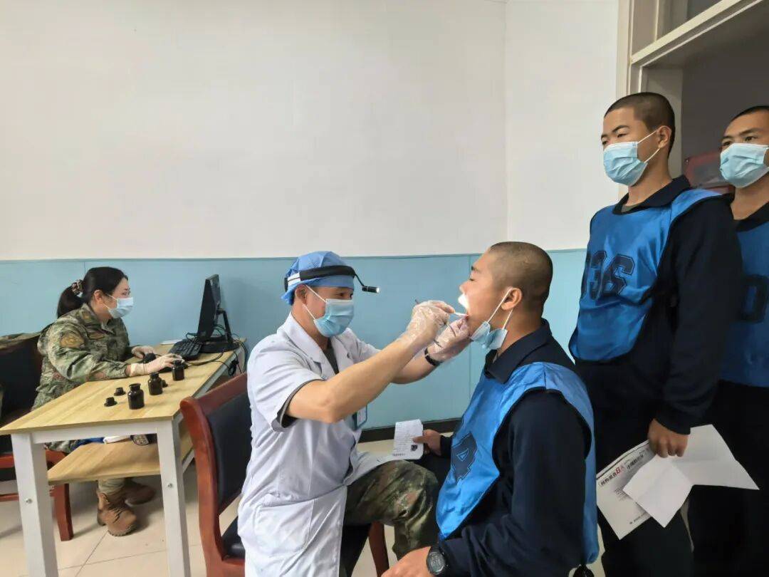 白衣为甲,守护戎装!第九六七医院温情服务新兵“入营第一关”