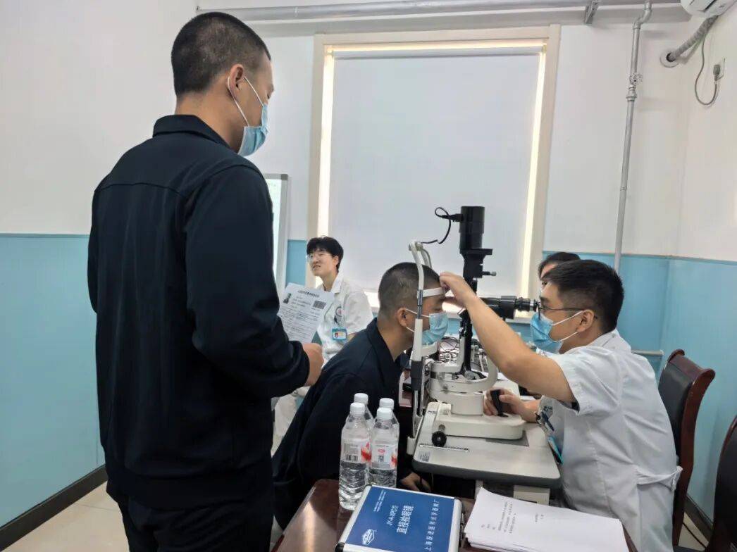 白衣为甲,守护戎装!第九六七医院温情服务新兵“入营第一关”