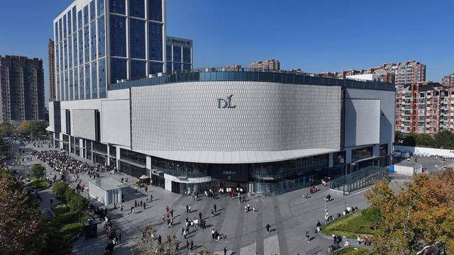 账上躺了41亿,于东来烦恼人太多