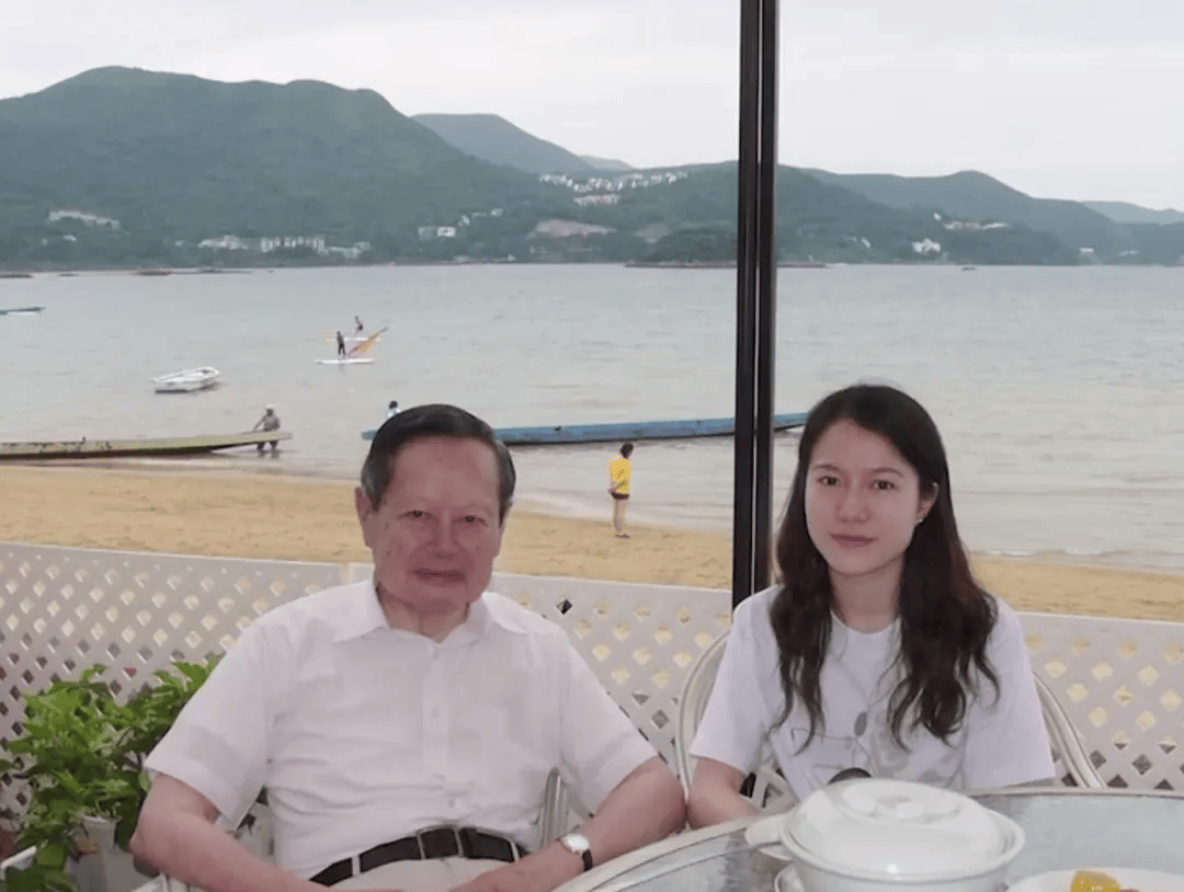 103岁杨振宁去世,象牙塔倒塌