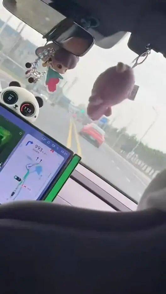 小米汽车市区飙至时速120公里,跨双黄线到对向车道超车……交警回应→