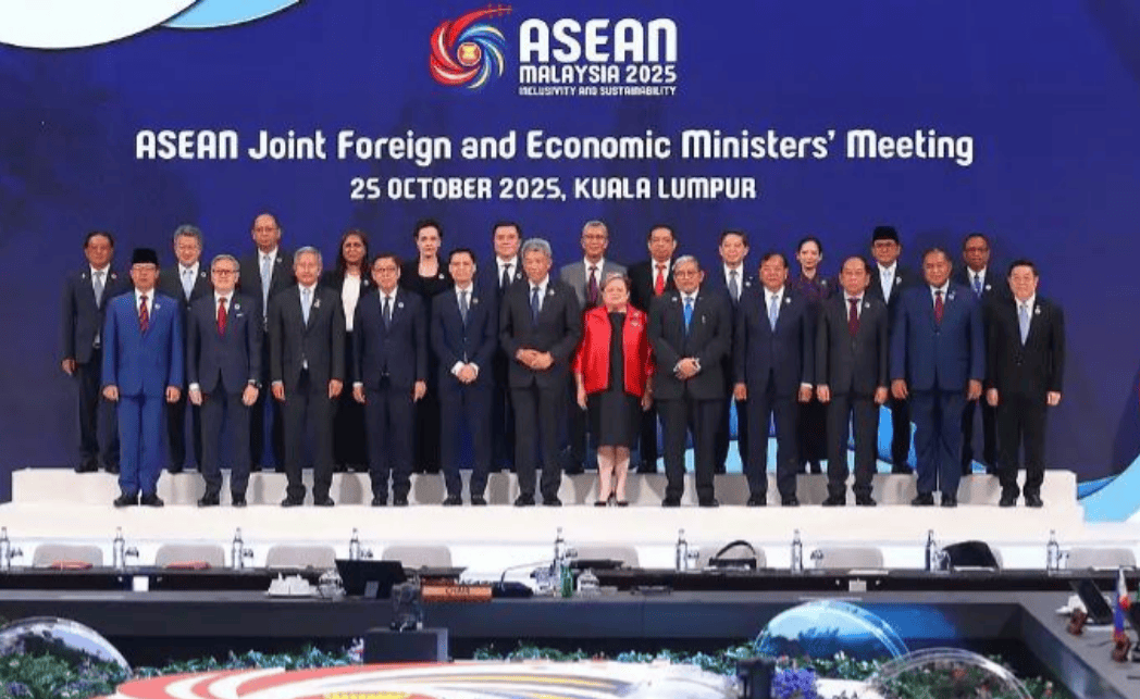 中国没白忙活，东盟传出两大好消息！菲律宾明年掌权也没资格说不