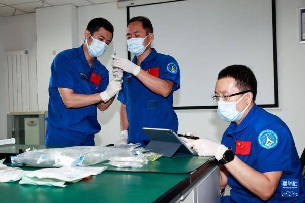 心怀凌云壮志 逐梦星辰大海——记神舟二十一号航天员乘组