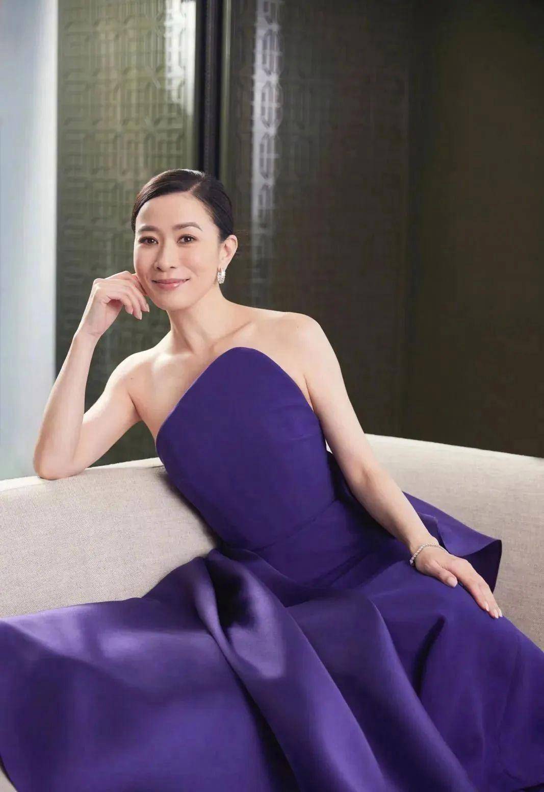 考古|TVB最后一位当家花旦佘诗曼：曾三封视后，如今50岁未婚独居靠自己活成女王